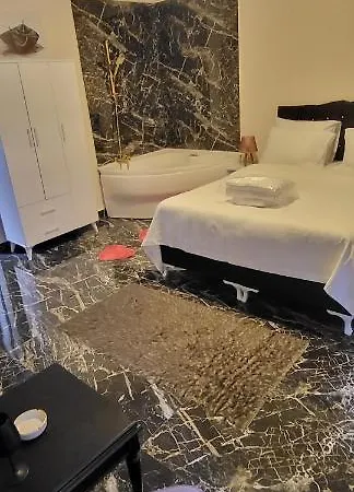 Taksim Meydani Manzarali Jakuzili Appartamento Provincia di Istanbul